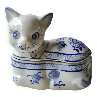 Trinket bowl cat shape Japanese Kutani Imari, porcelain