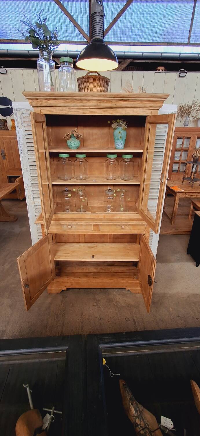 Two-piece glass-fronted buffet