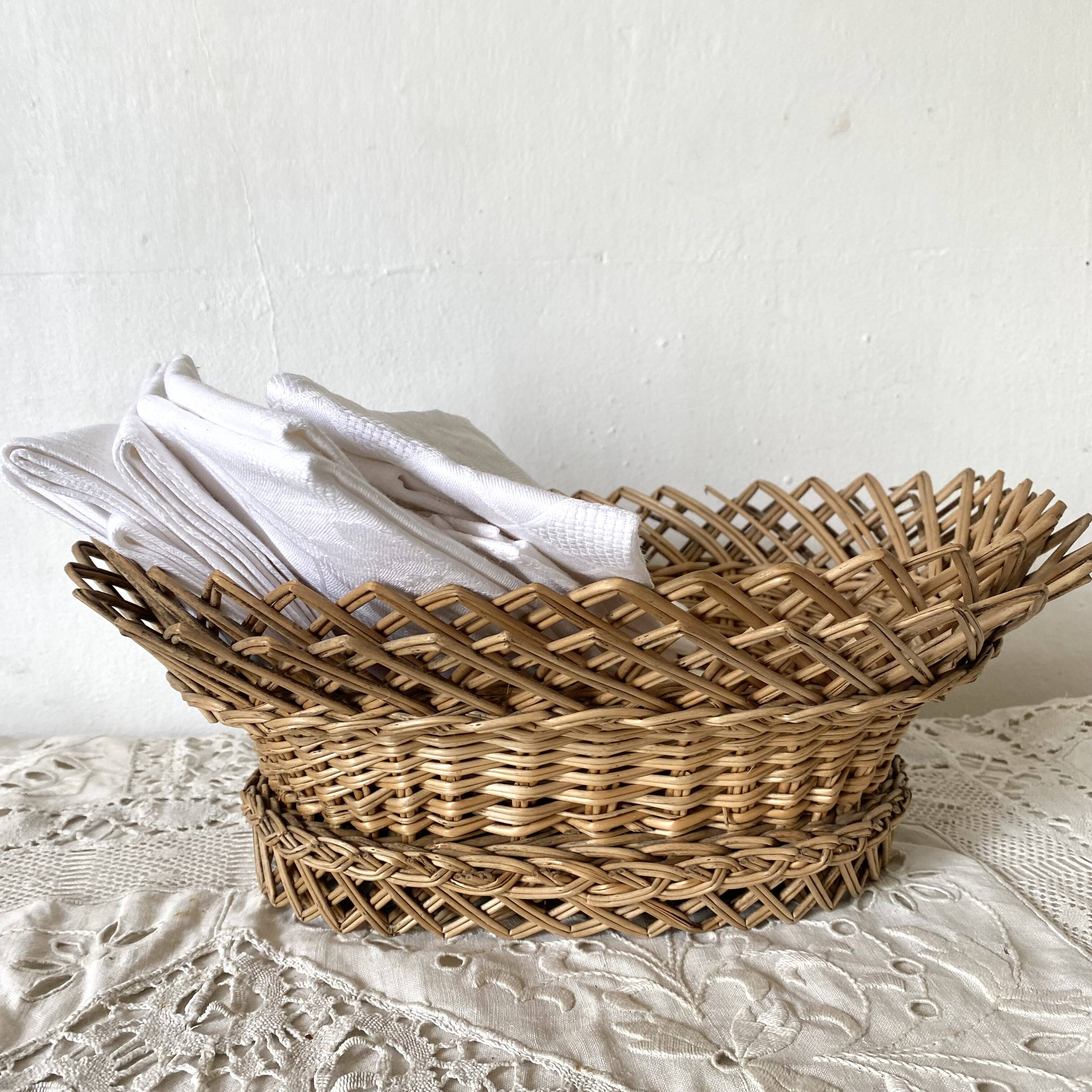 Woven wicker bread or fruit basket