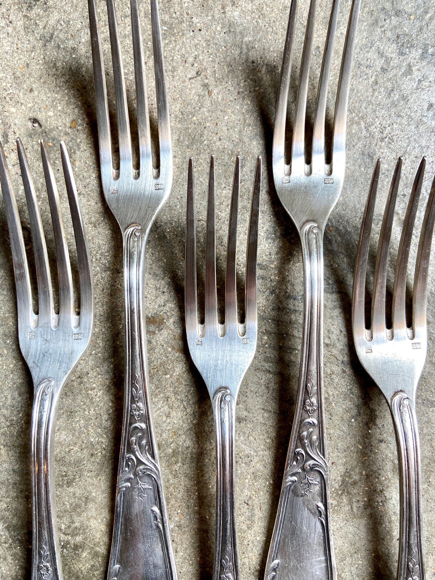 6 silver metal forks
