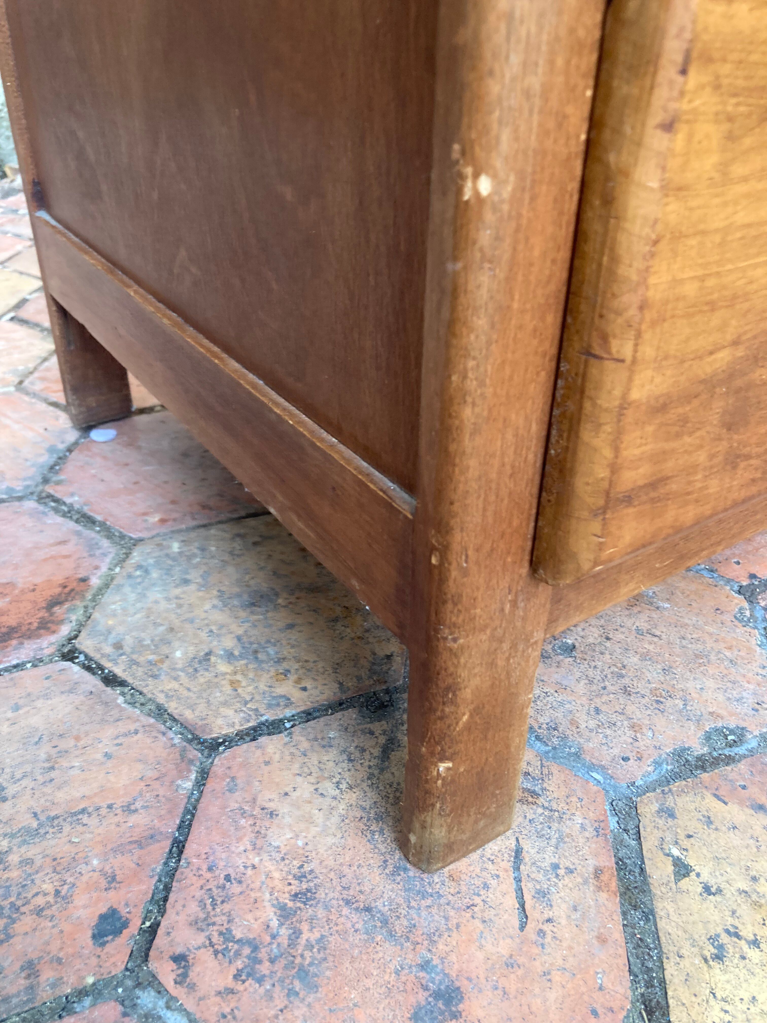 Vintage chest of drawers with 3 drawers