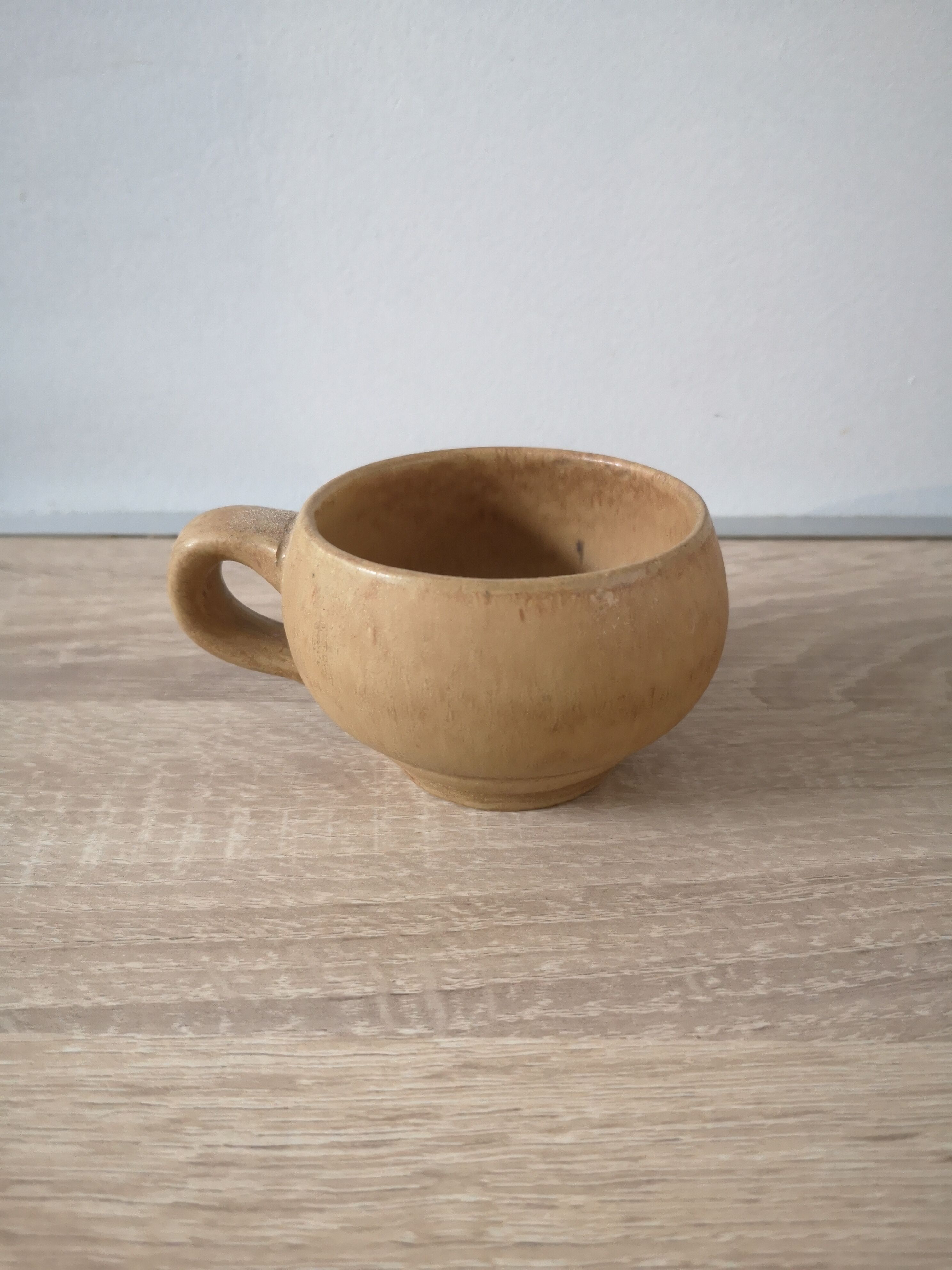 Lot of 6 cups Rhoda sandstone