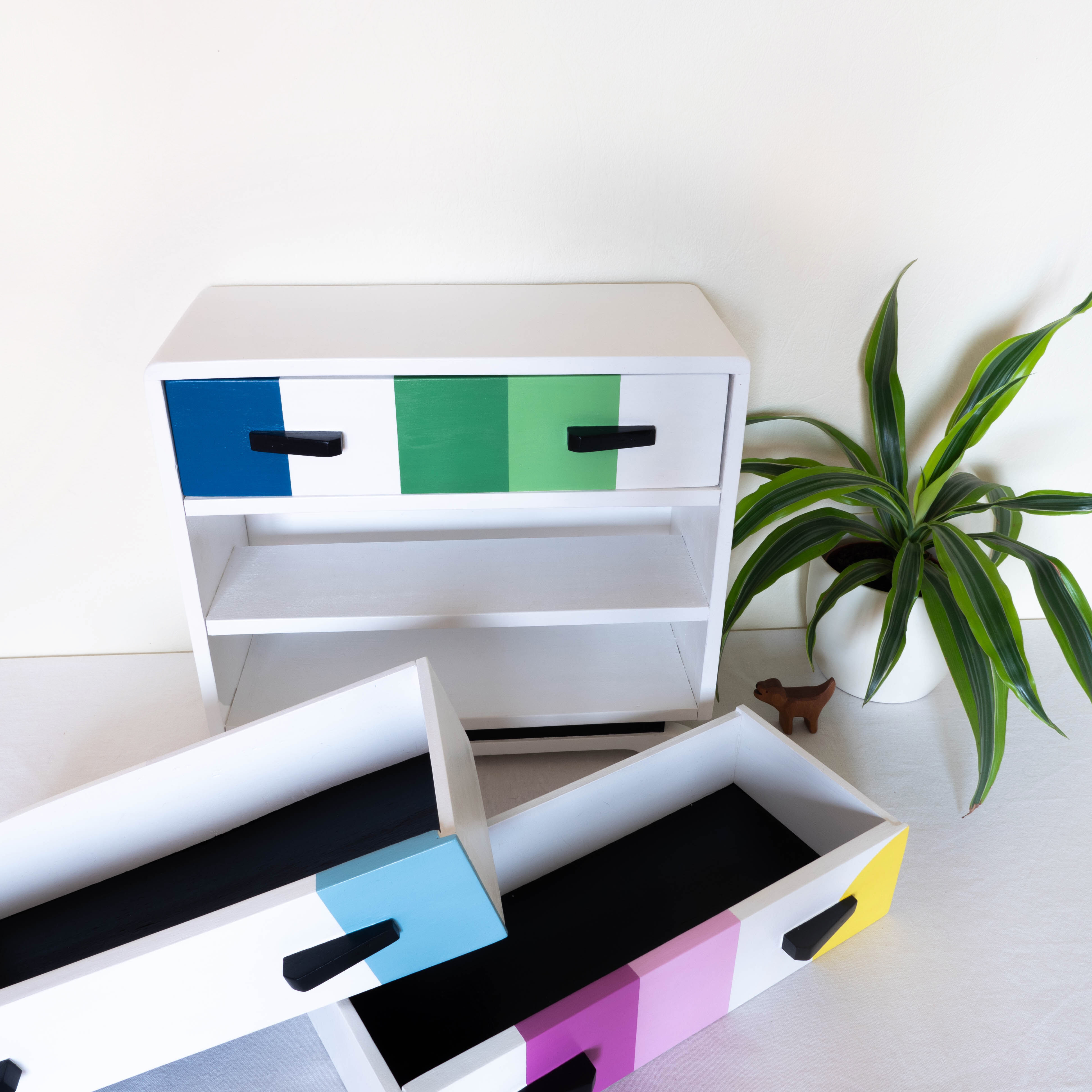 Doll chest of drawers