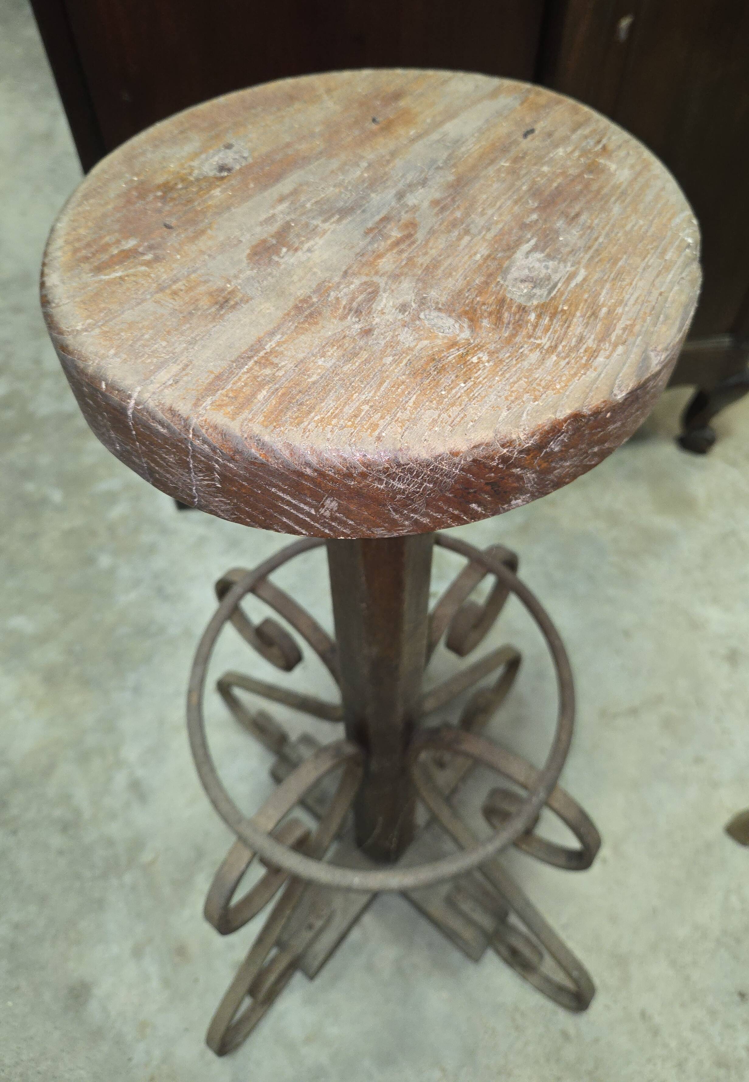 Tabouret d’atelier ancien bois et fer forgé – H 82 cm