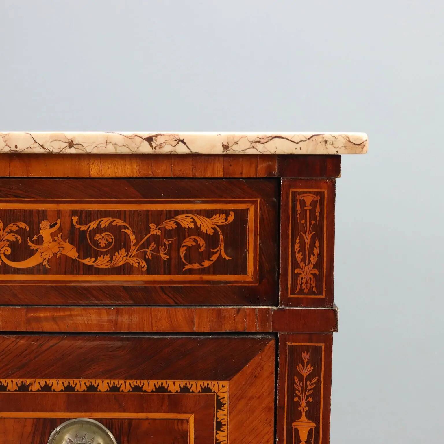 Antique neoclassical commode with 3 drawers, Italy, 18th century.