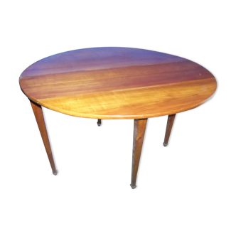 Round table that can be put in half moon