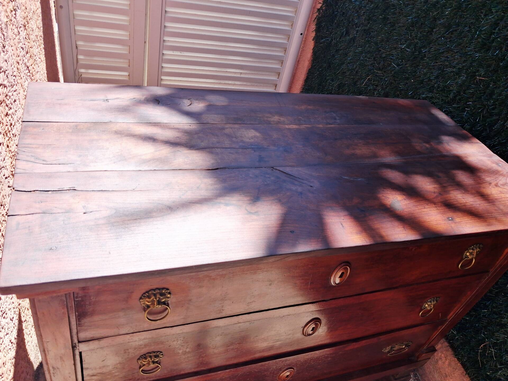 Mahogany chest of drawers