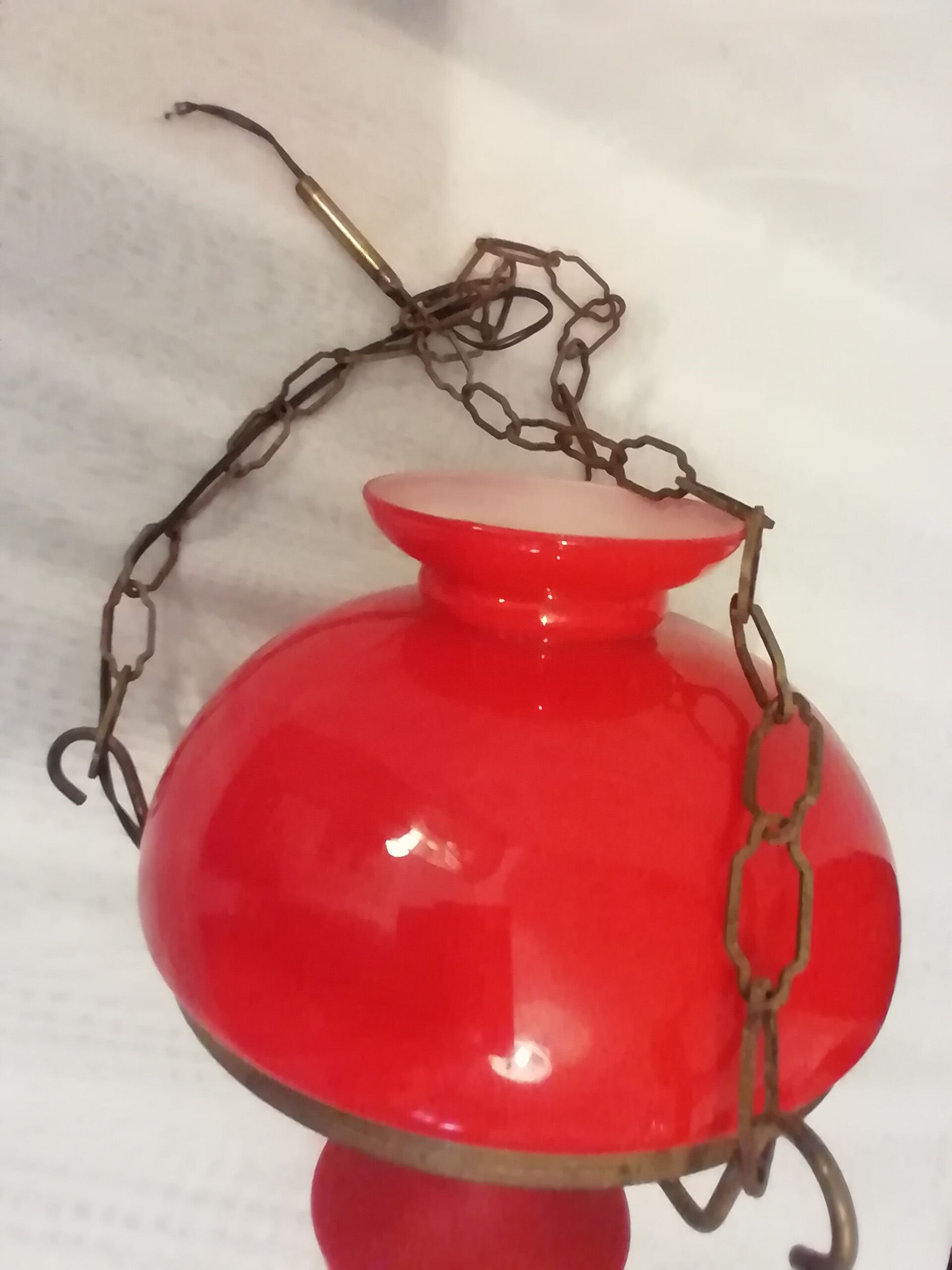 Ancien lustre globe rouge