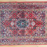 oriental carpet 104 x 73 cm