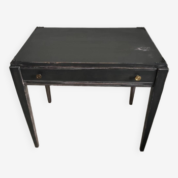 Bureau avec moulures, ancienne patine