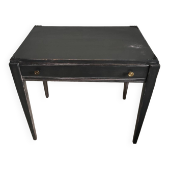 Bureau avec moulures, ancienne patine