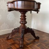 Small napoleon iii style pedestal table