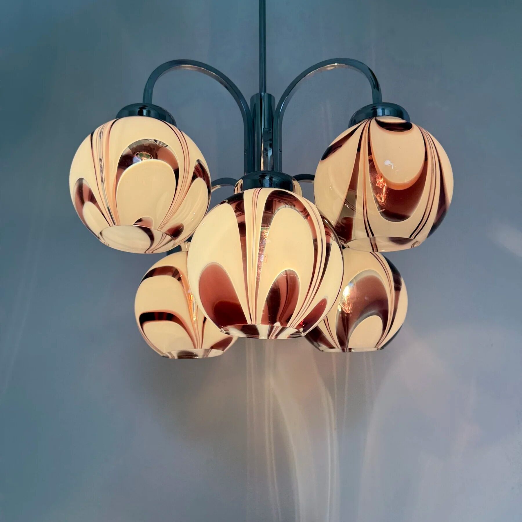 XL Italian purple and white Murano glass swirl chandelier, 1970s