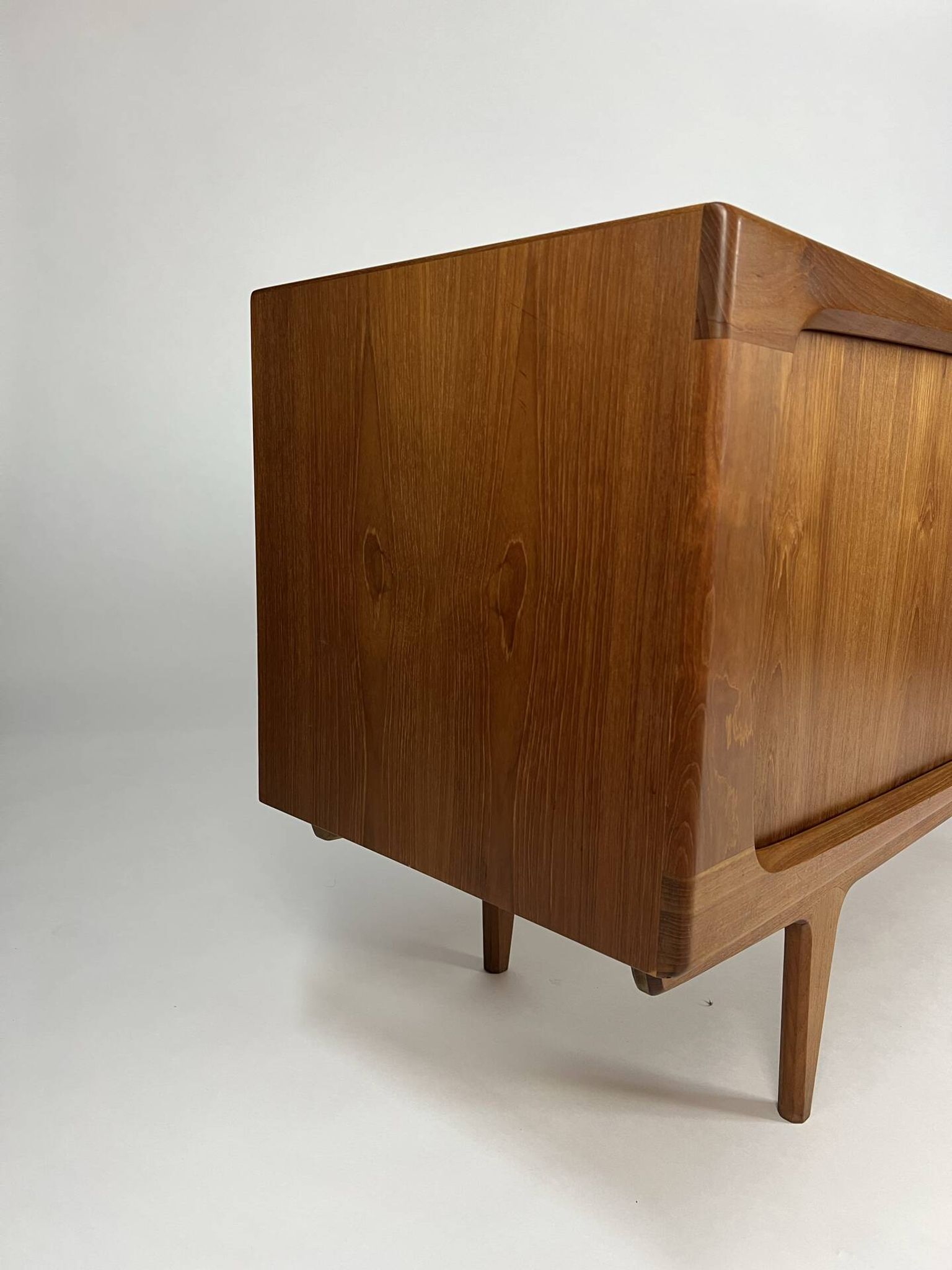 Enfilade en teck danois par Bernhard Pedersen & Søn design vintage des années 60