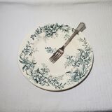 Flat plate of the earthenware factory of Salins model Cyclamen