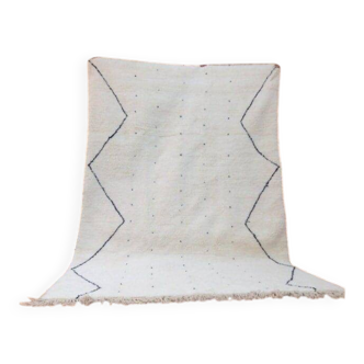 Beni Ourain Berber rug made of Atlas wool, size 1.5/2.5 m.
