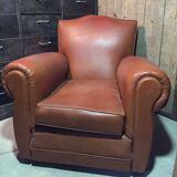 Club armchair moustache in brown leather