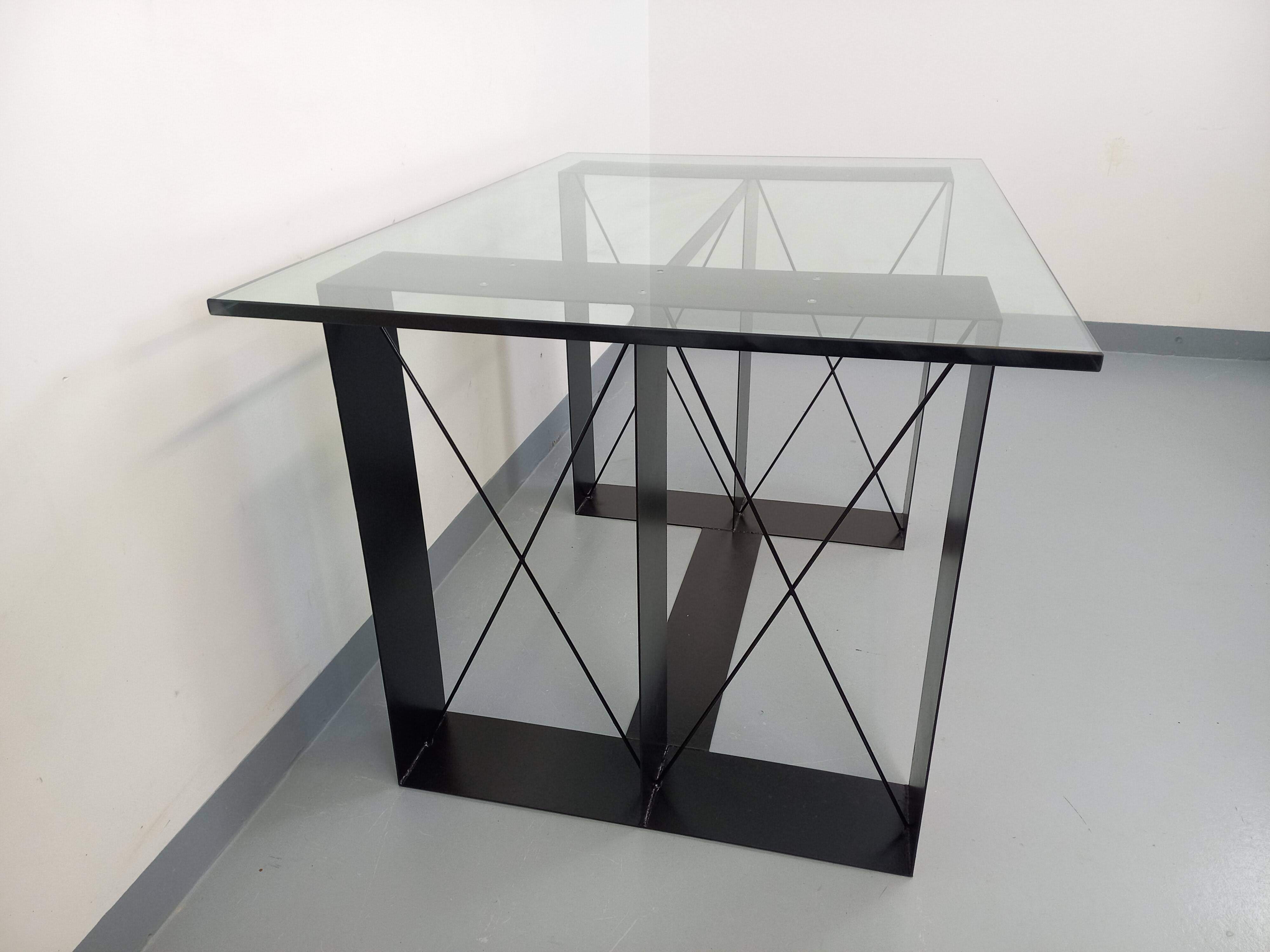 Vintage rectangular high table in glass and black metal from the 1980s.