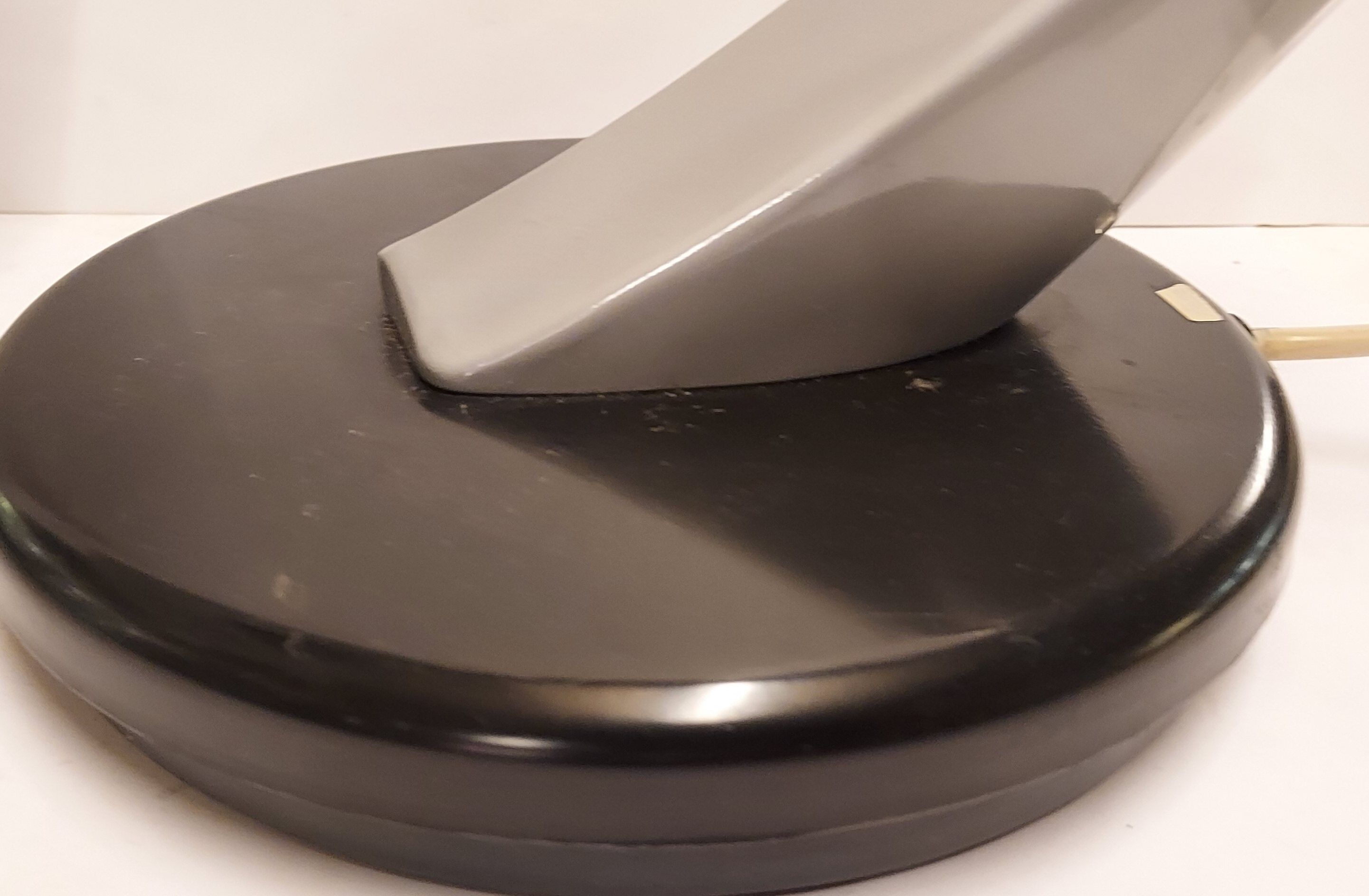 Fase Boomerang Desk Light