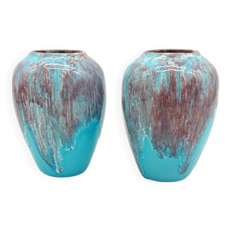 Paire de petits vases bleu turquoise en grès flammé  lie de vin