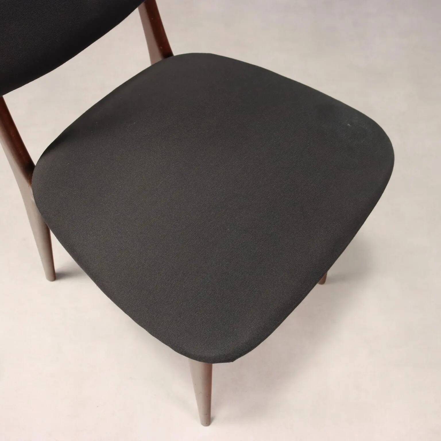 Vintage chair in fabric and foam, design, Italy, 1960s