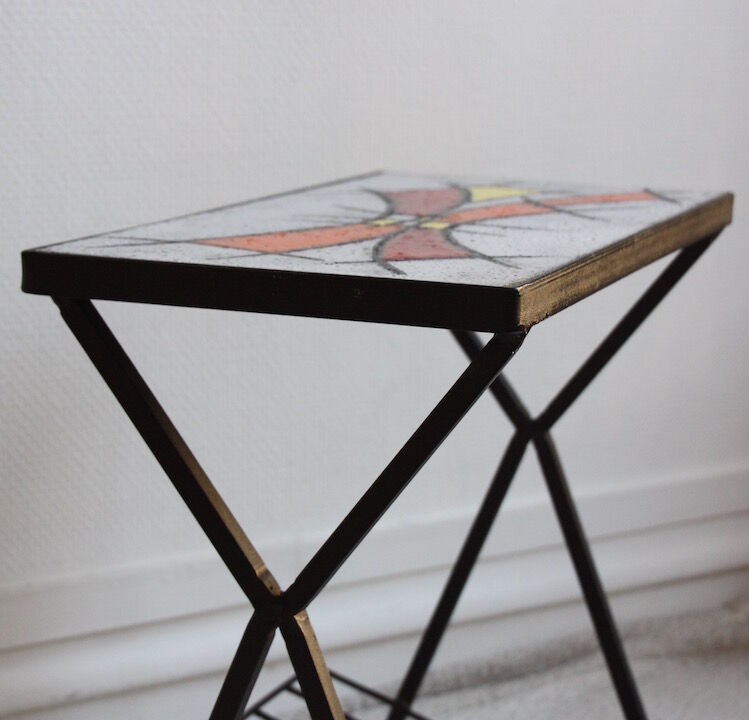 Tablet magazine rack 60-70 years