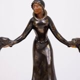 Sculpture Art Déco d'une femme avec des lévriers 1920/30 France