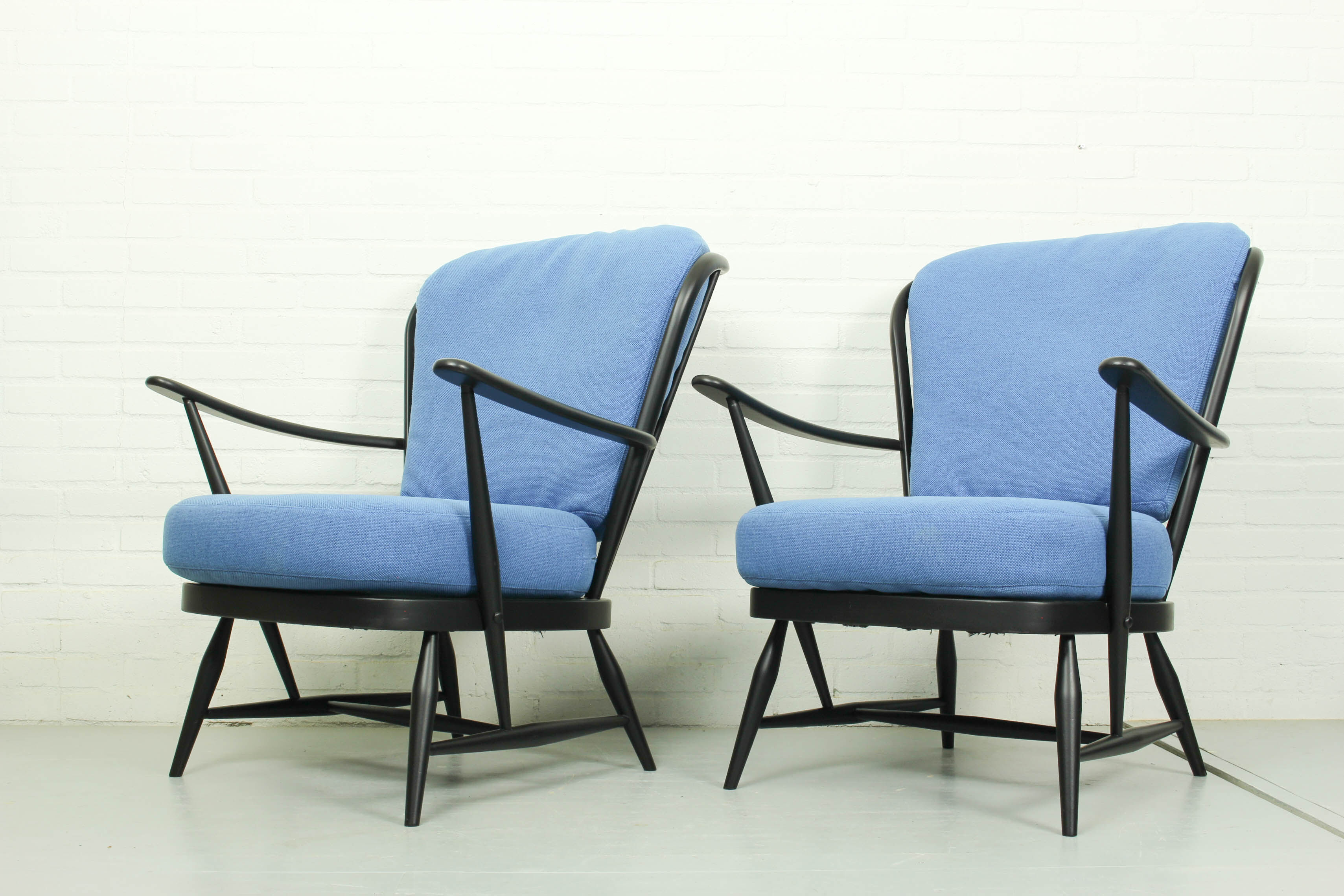 Lounge set with sofa daybed model ‘355’ and 2 windsor lounge chairs Lucian Ercolani for Ercol