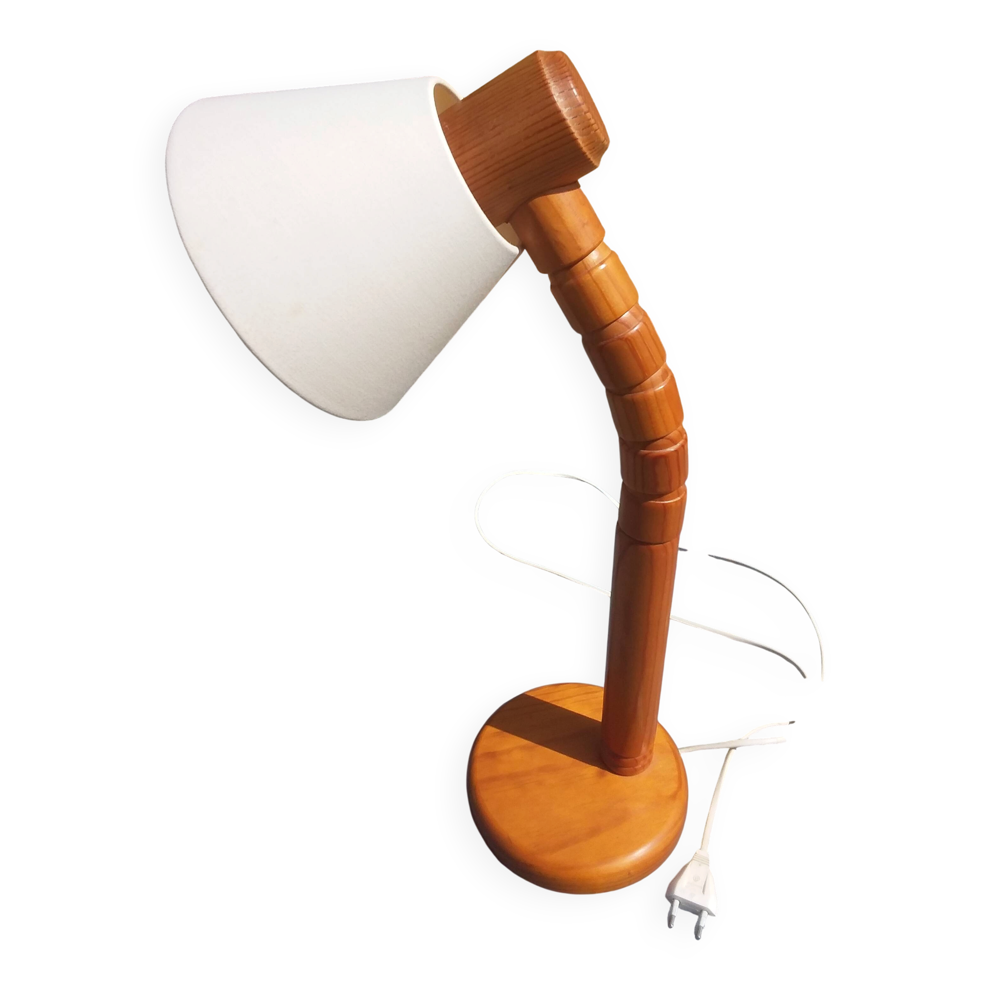 Vintage Scandinavian pine articulated lamp from the 60s and 70s.