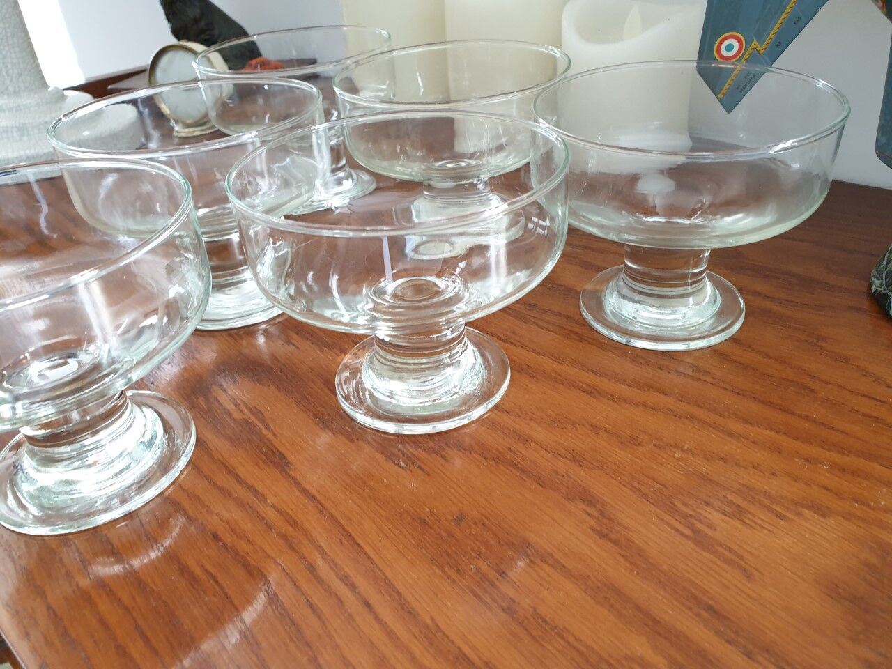 Set of 6 vintage dessert cups