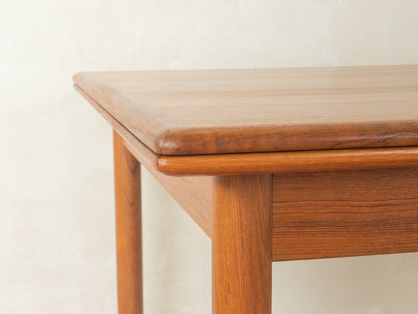 Extendable dining table from the 1960s by Poul Hundevad