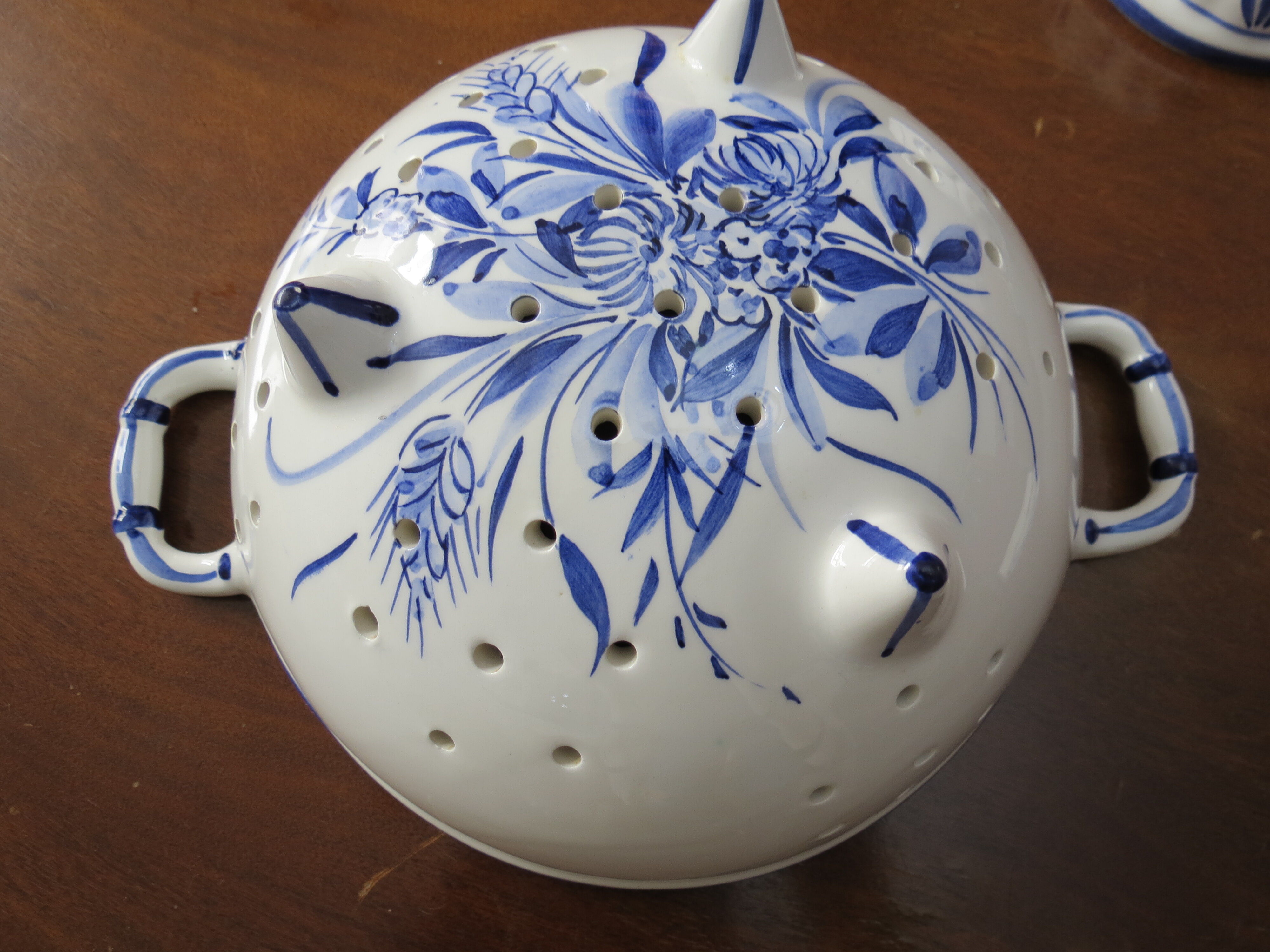 Set of decorative kitchen utensils