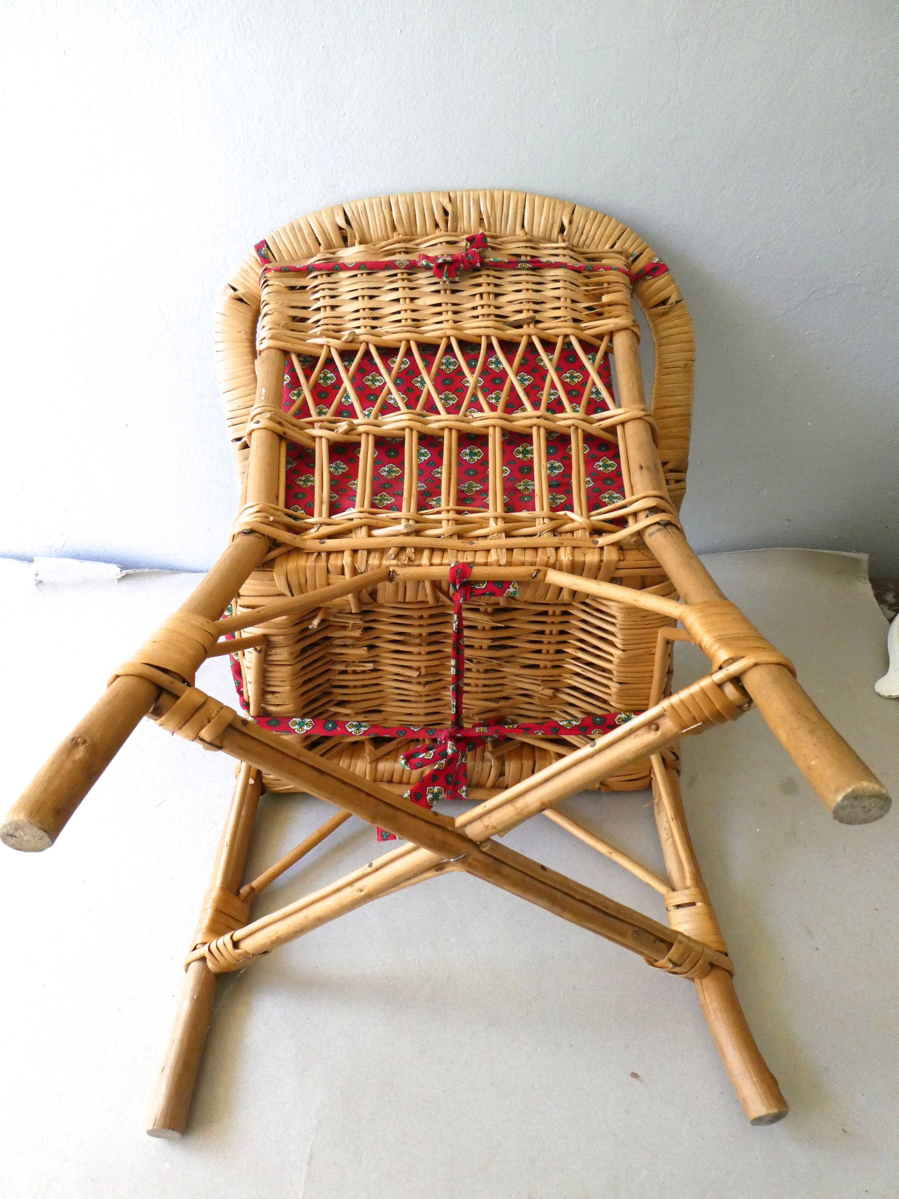 Child rattan chai of the 1970s