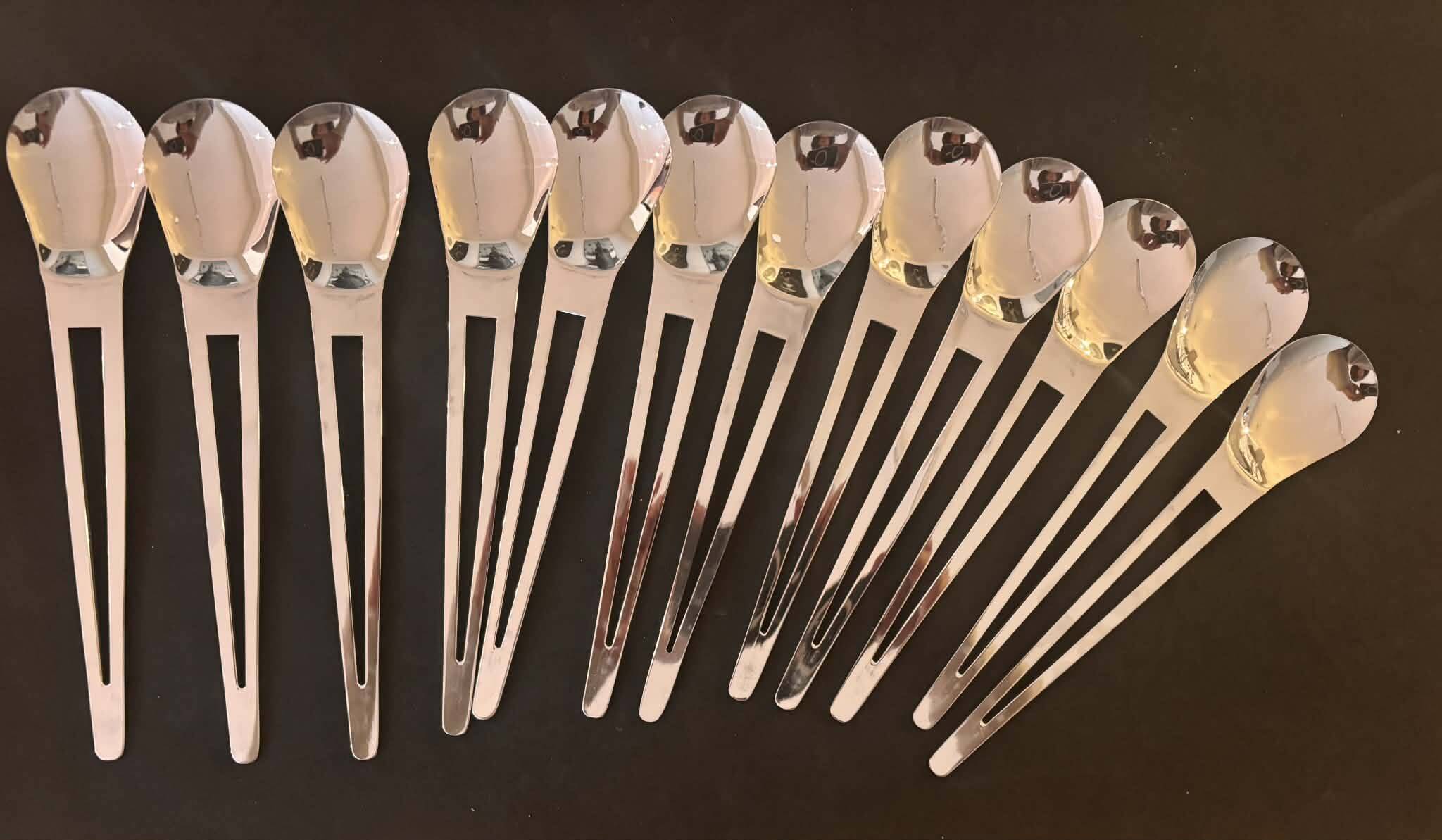 Ménagère 12 personnes acier