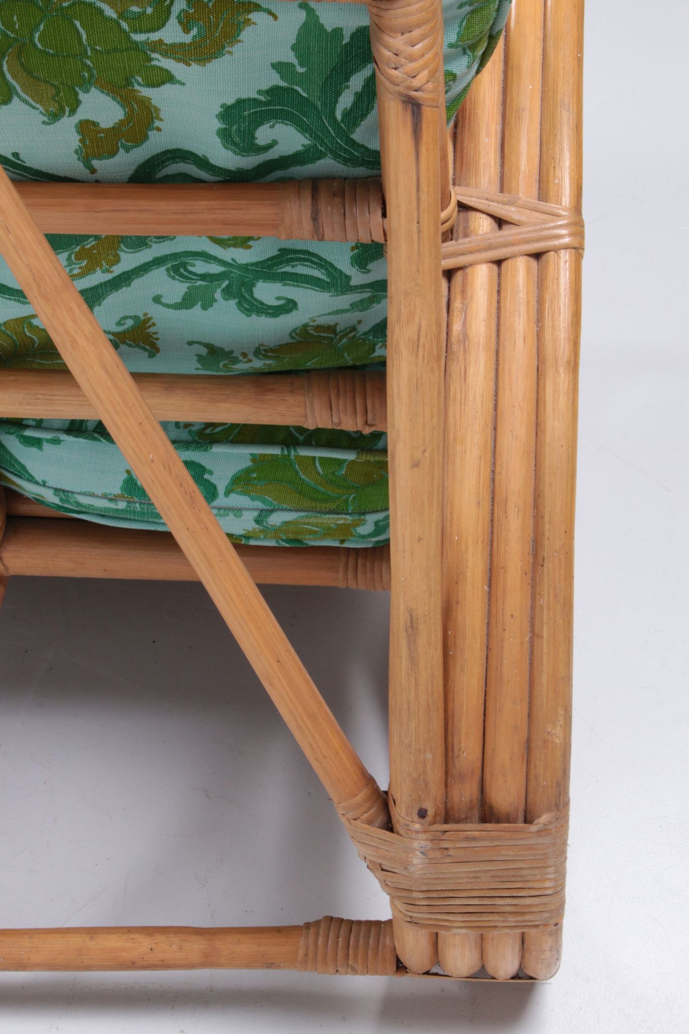 Vintage set of bamboo lounge armchairs and sofa with coffee table Paul Frankl, 1960s
