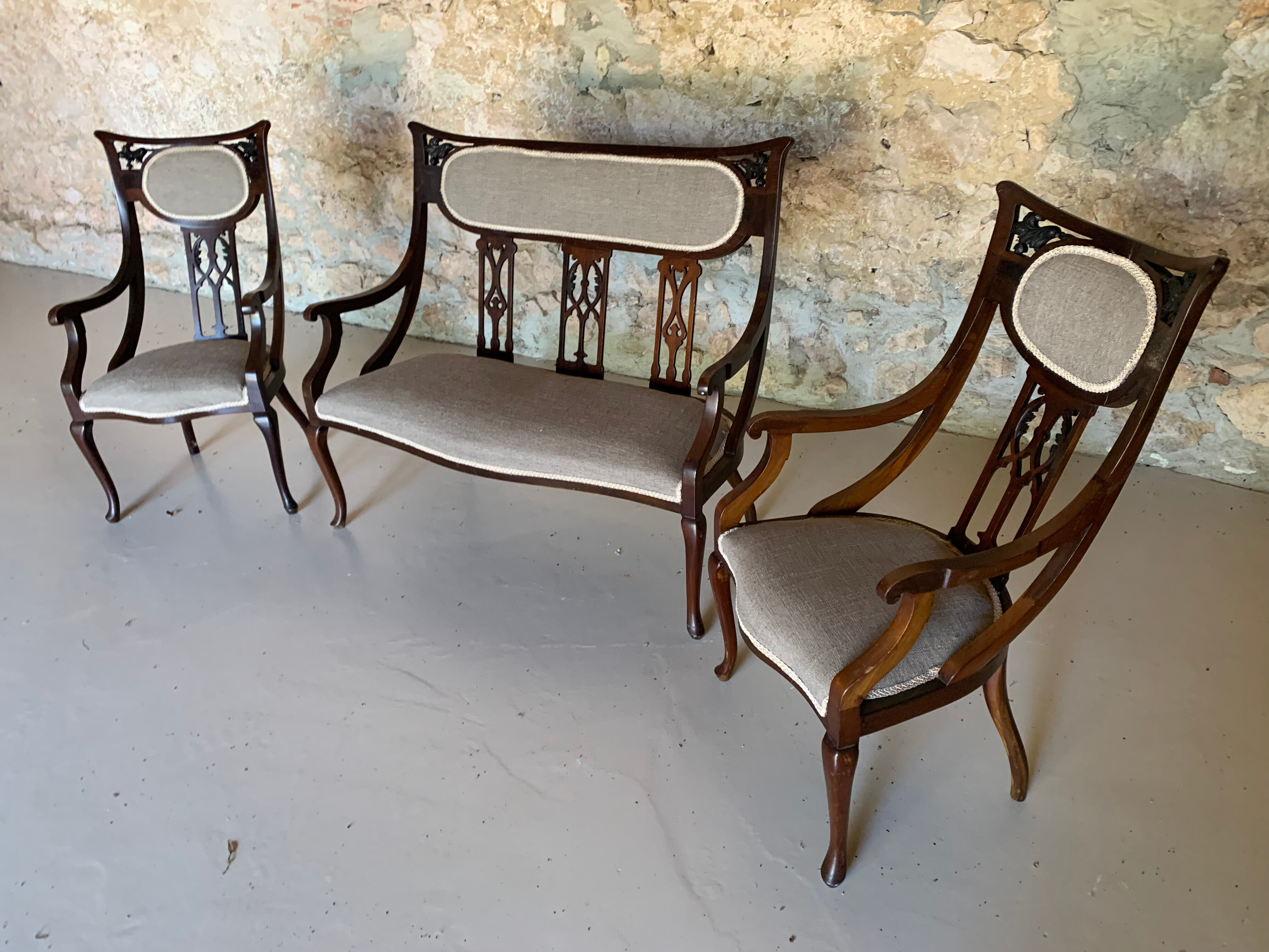 Banc et ses deux chaises