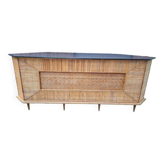 Bamboo and rattan counter