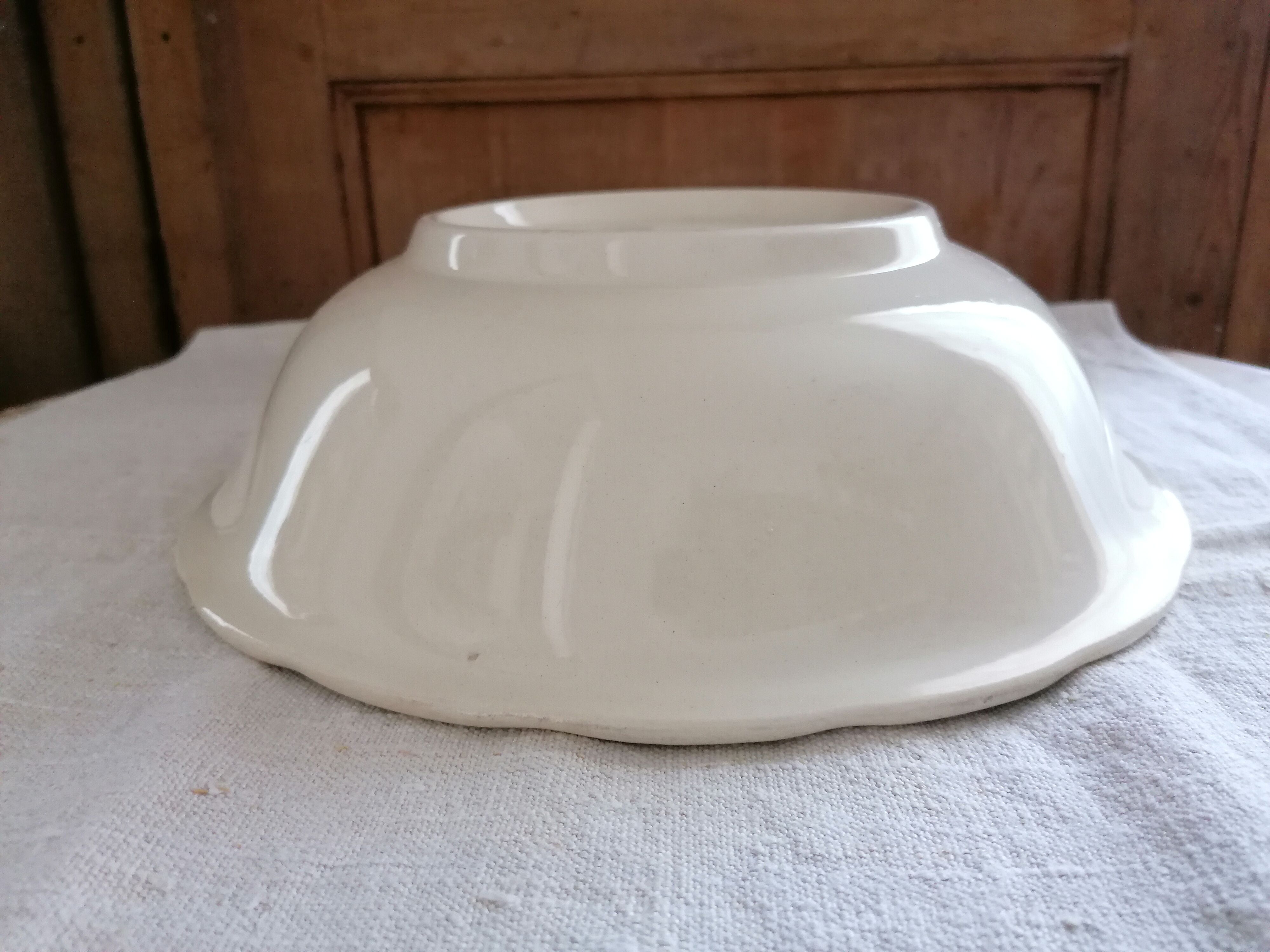 Salad bowl in Belgian earthenware Boch and brothers