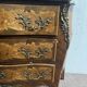 Commode de style Louis XV marquetées toutes faces XX siècle