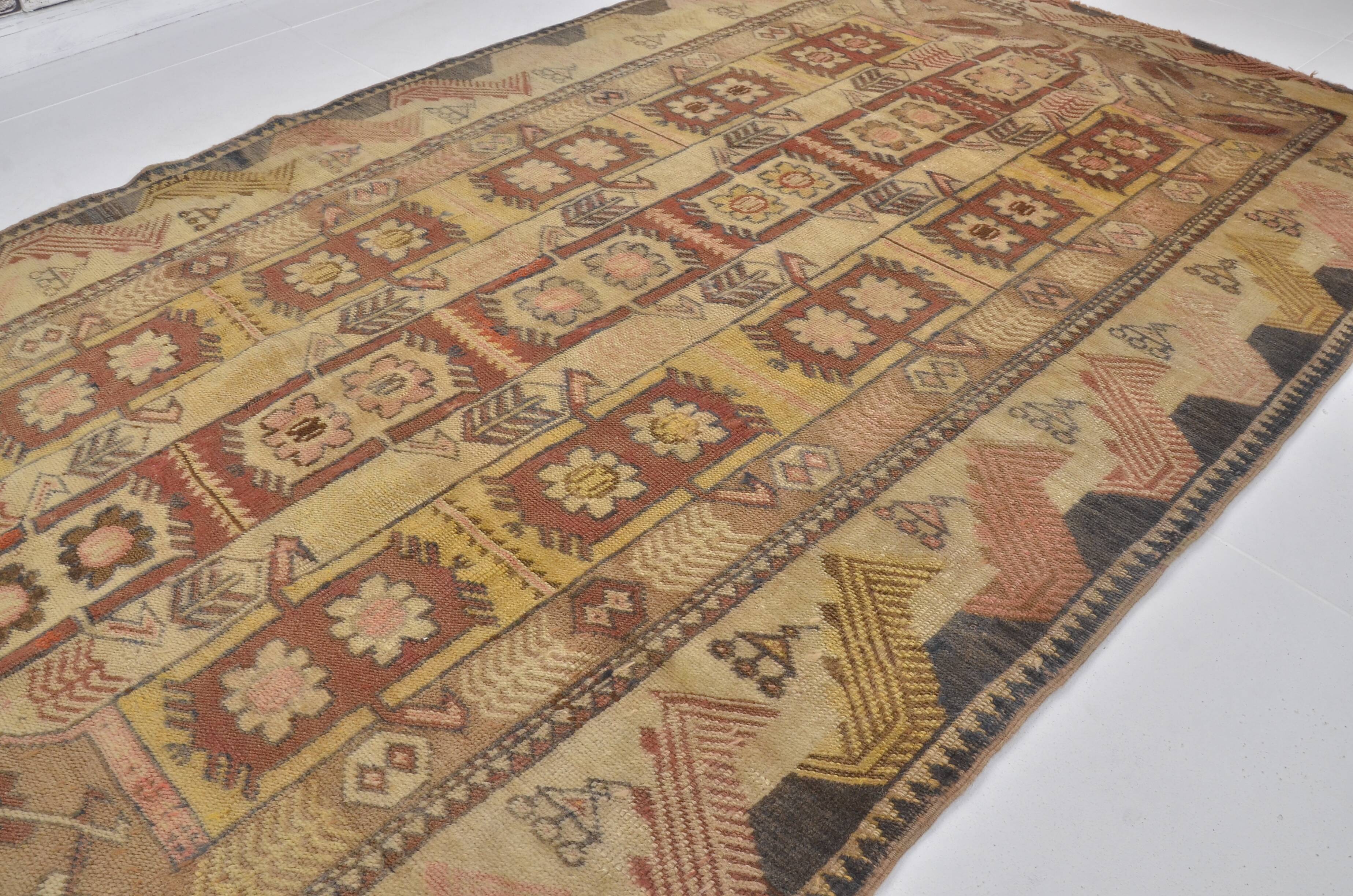 Tapis vintage anatolien neutre sku m98