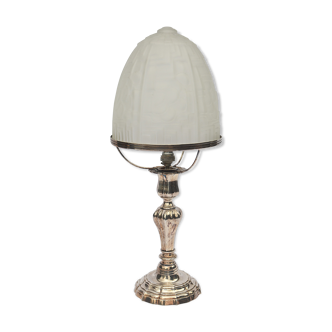 Art Deco lamp in molded glass and silver metal