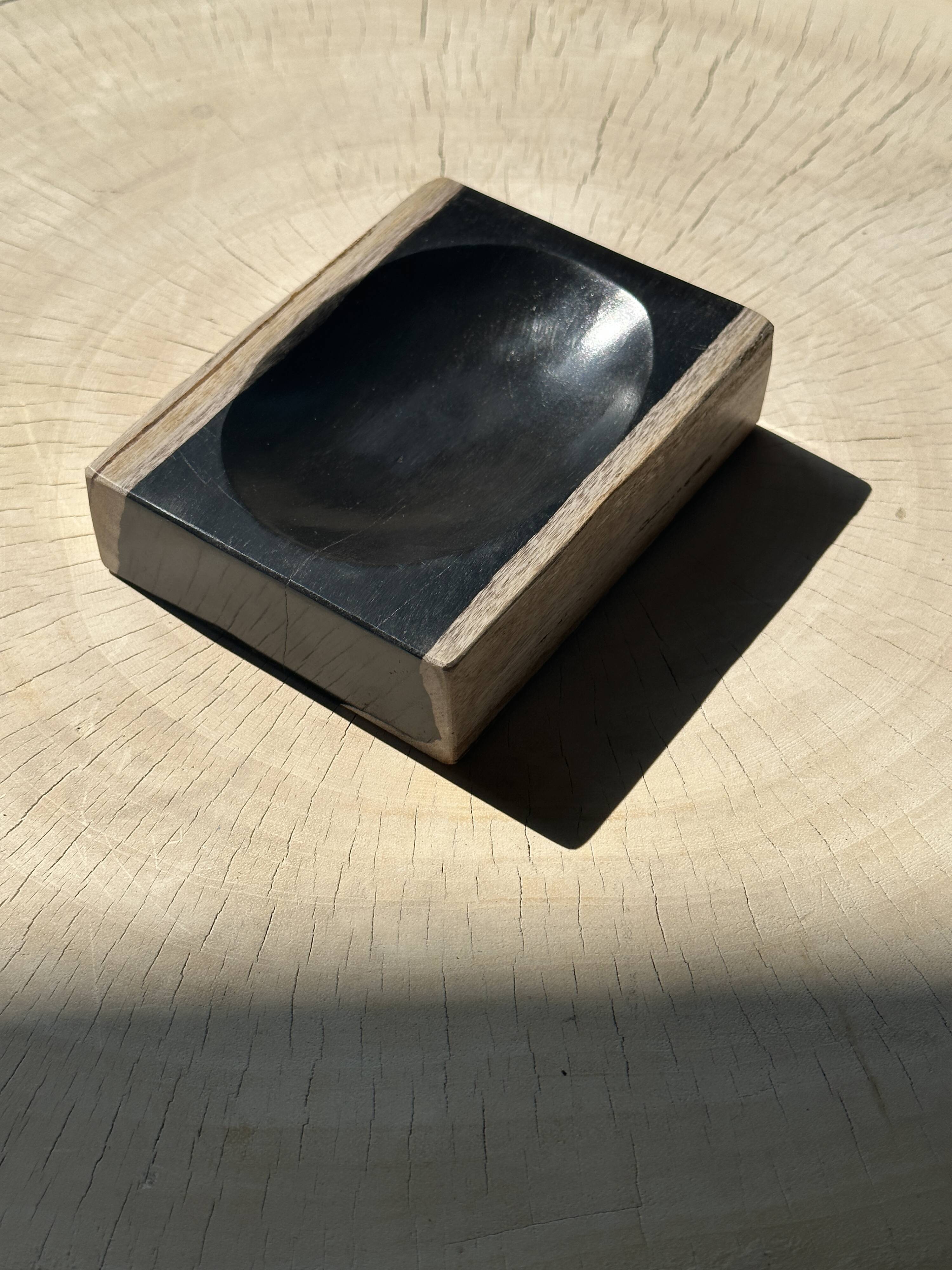 Petrified wood pocket emptier