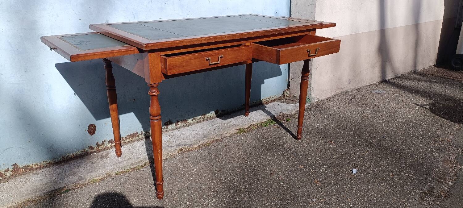 Louis 16 desk