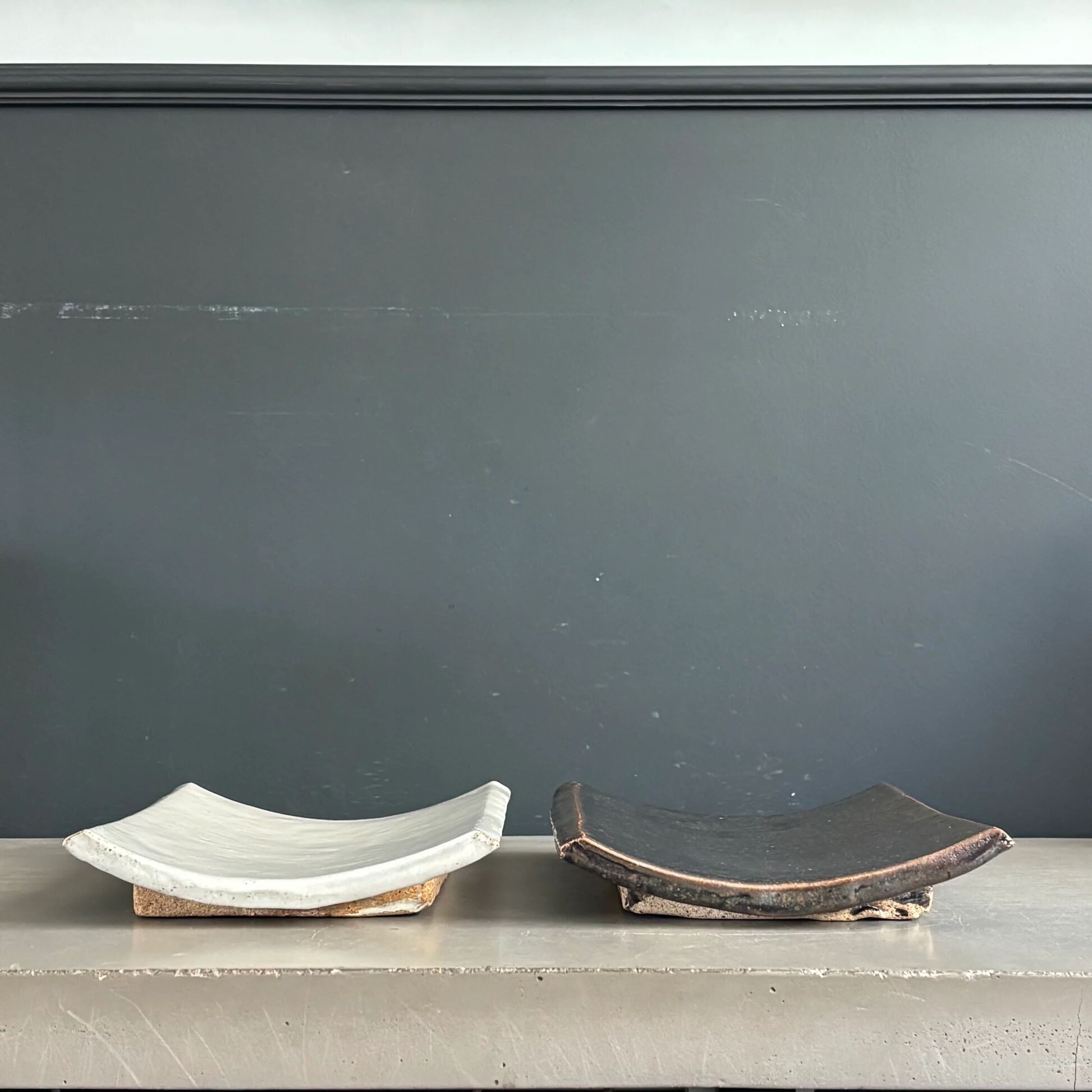 Pair of handmade ceramic sushi plates - Wabi-sabi