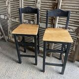 2 chaises de bar en bois