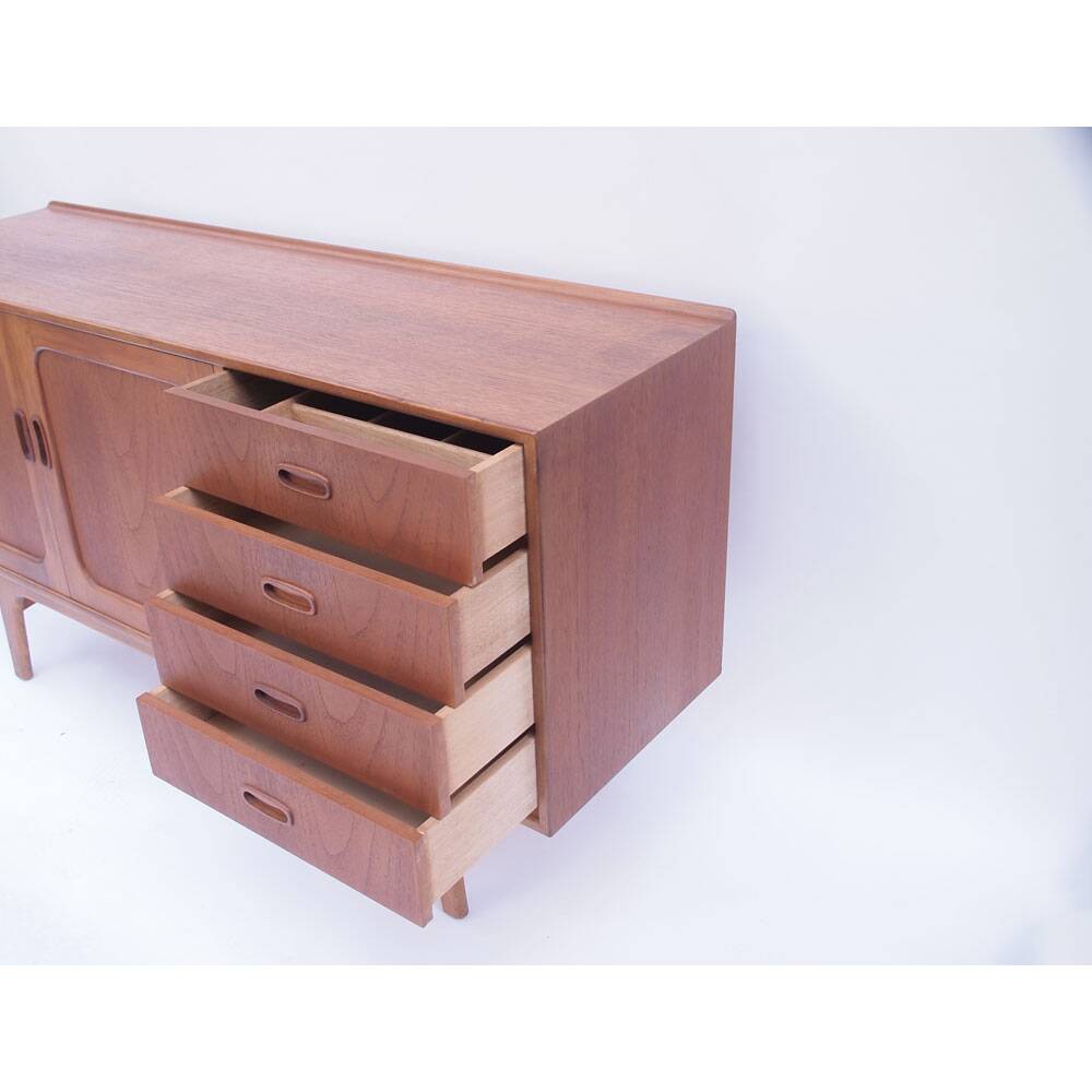 Scandinavian row vintage feet compass