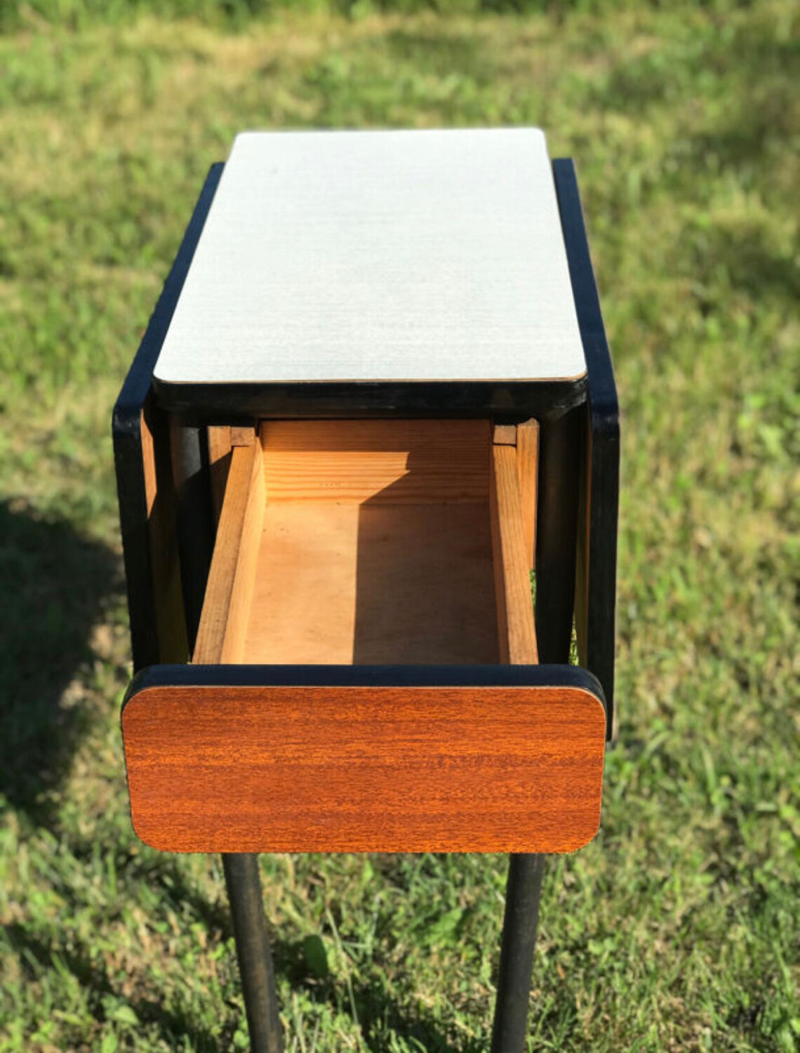 Formica feet tubes bar table