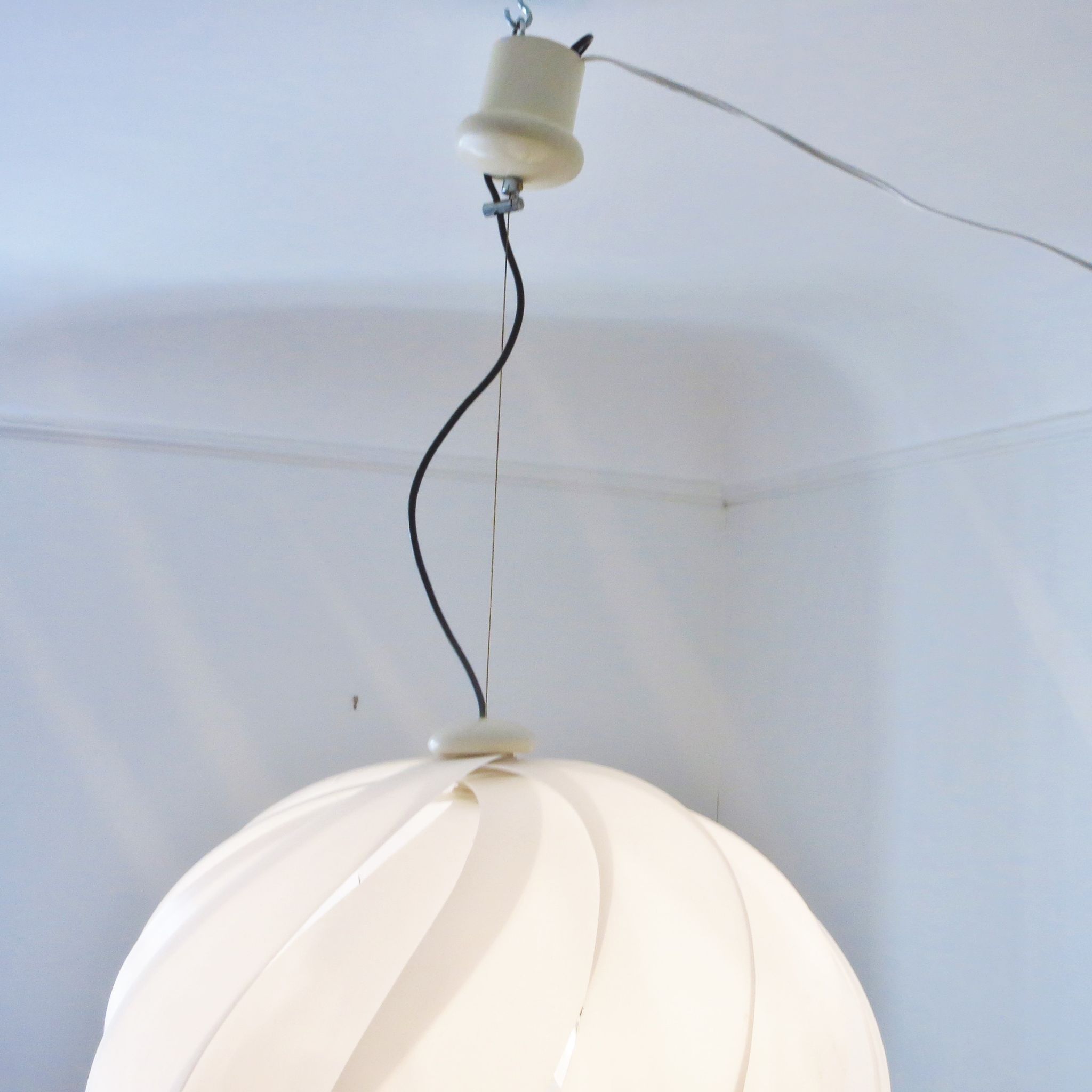 Suspension boule Alicante Guzzini 1967