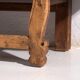 Table basse de grand format en cèdre à ceinture sculptée – Chine, vers 1920