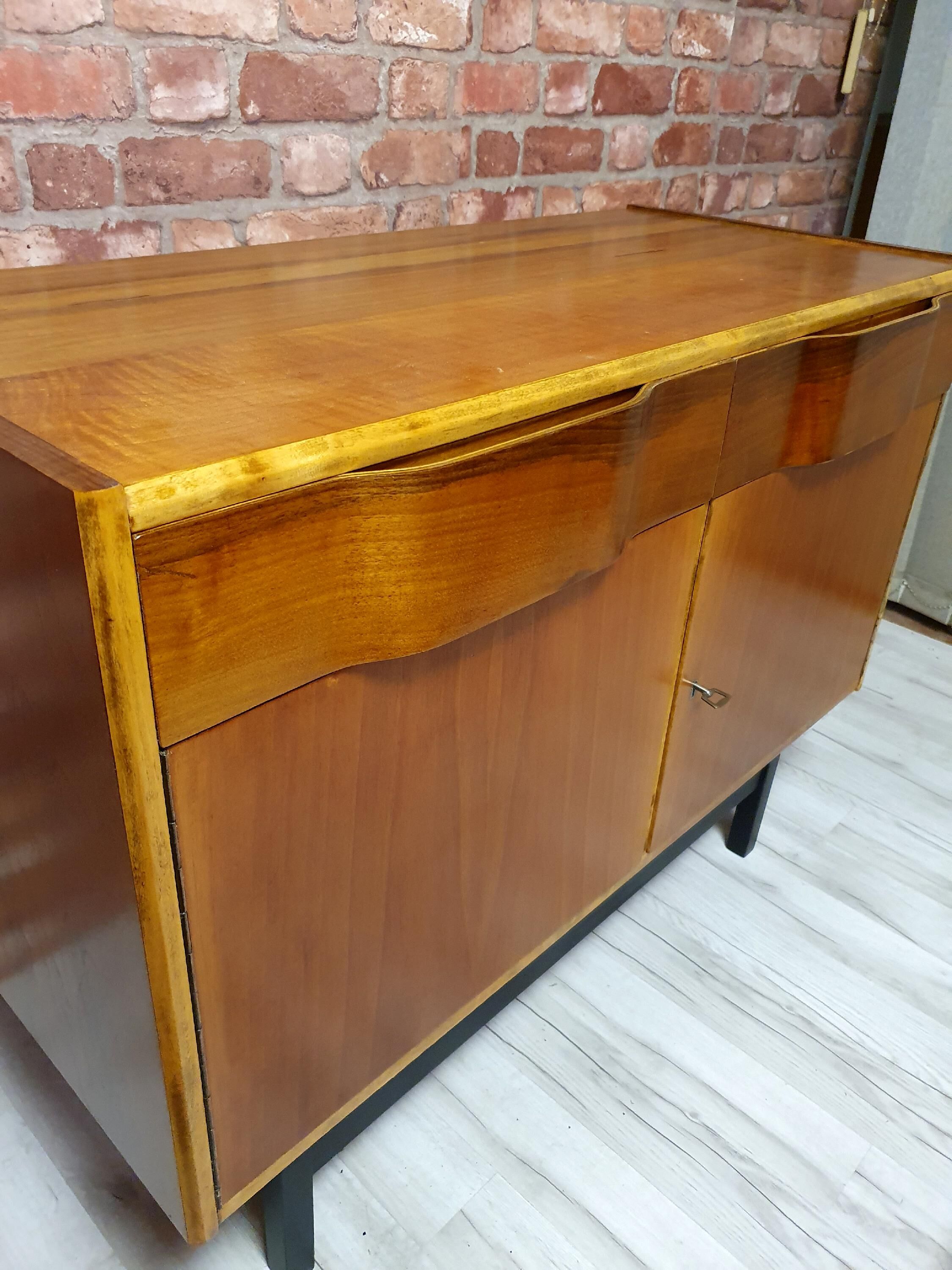 Buffet rénové vintage, Pologne, années 60